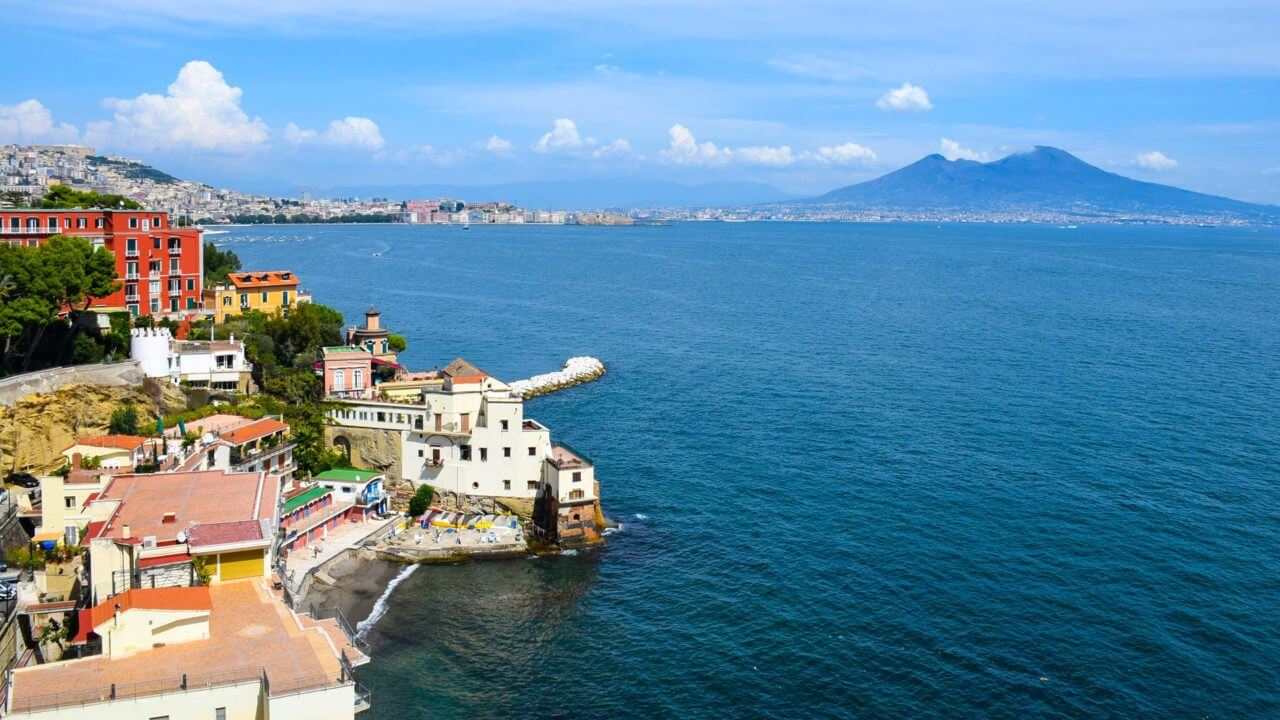 napoli amalfi italia vesivius