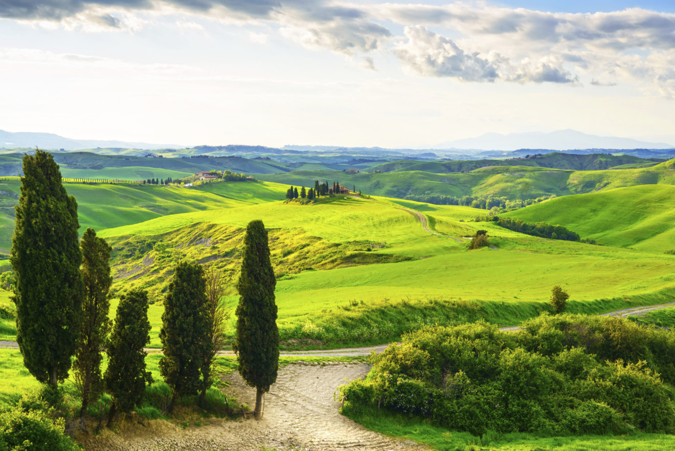 Kulttuurimatka_Italia_Toscana_ThinkstockPhotos-492493979-rural-sunset